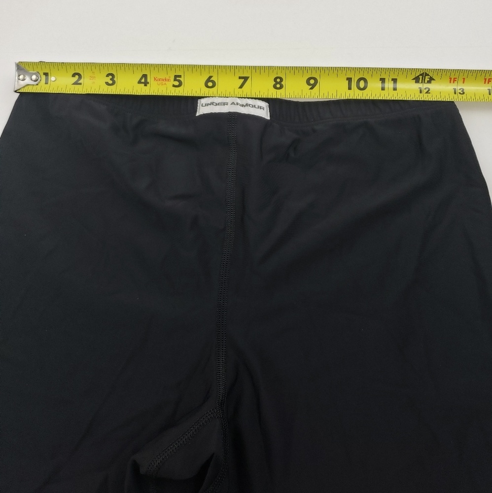 Under Armour Womens Solid Black Fitted Shorts Lrg - image 3